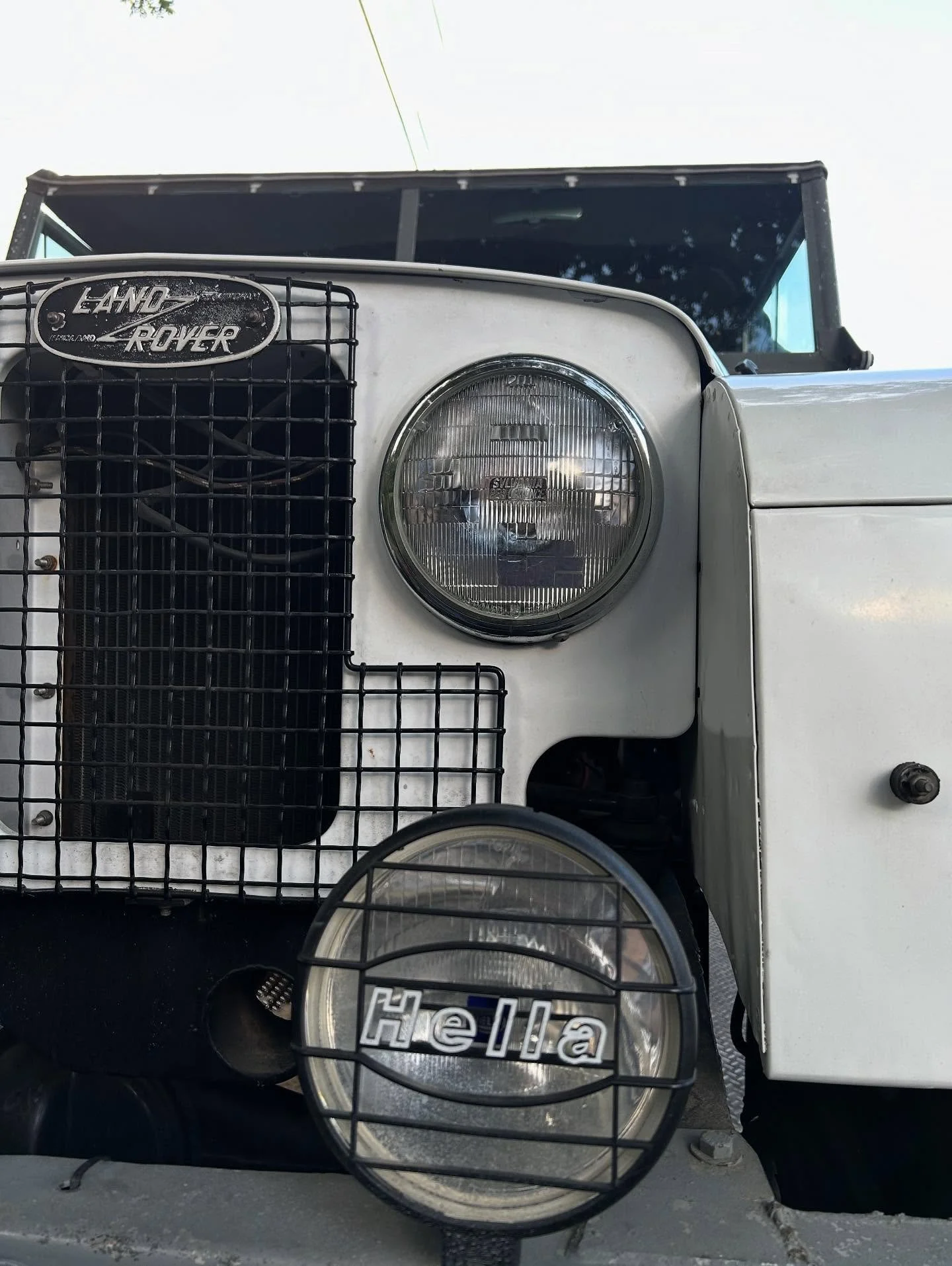 Hella! 👋 While roving on #landrover