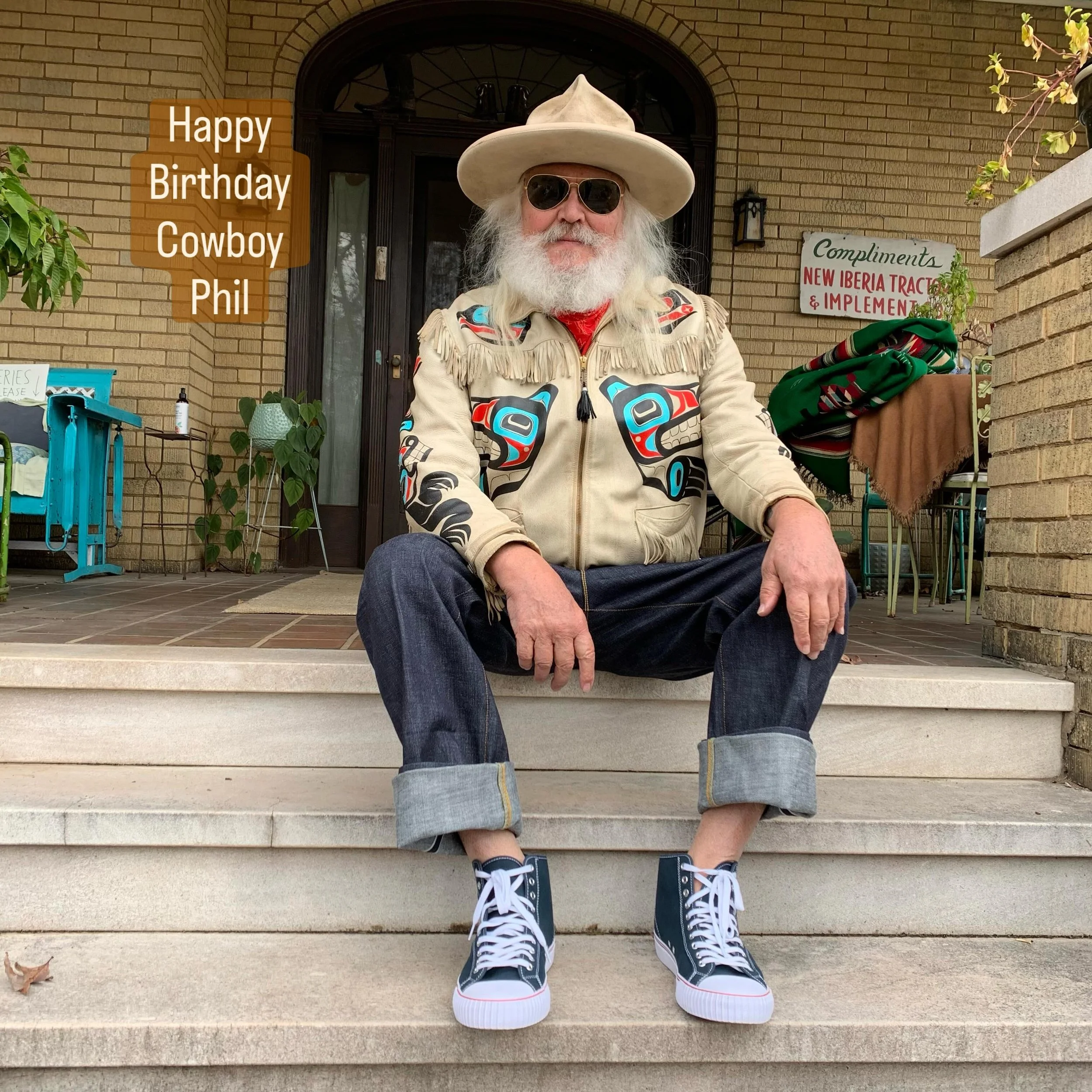 If you see this fella today pin a dollar on him and wish him a Happy Birthday - Have a great day @lonesomepinecone 🩵💙🩵