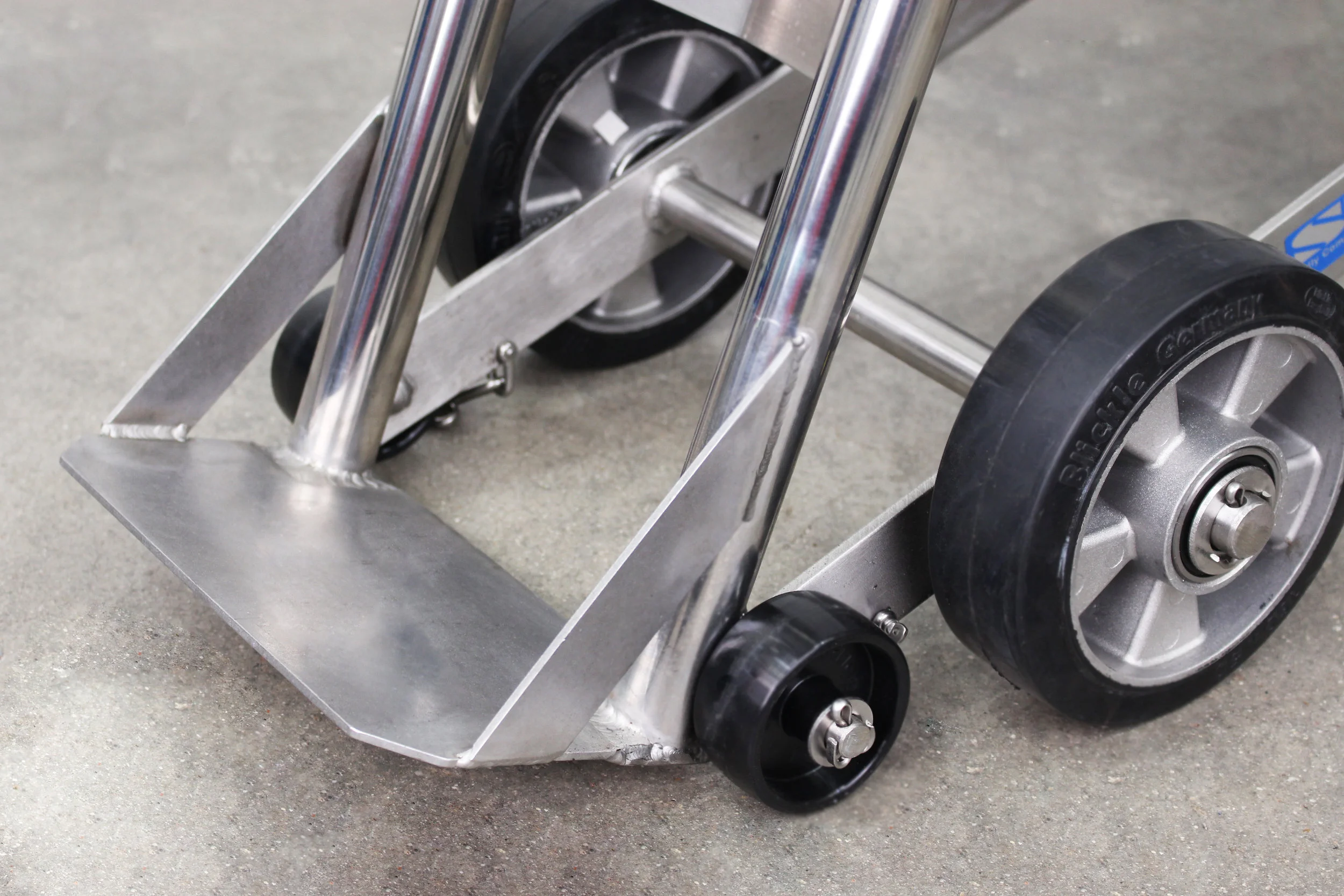 2.Unique Wheel Arrangement.jpg