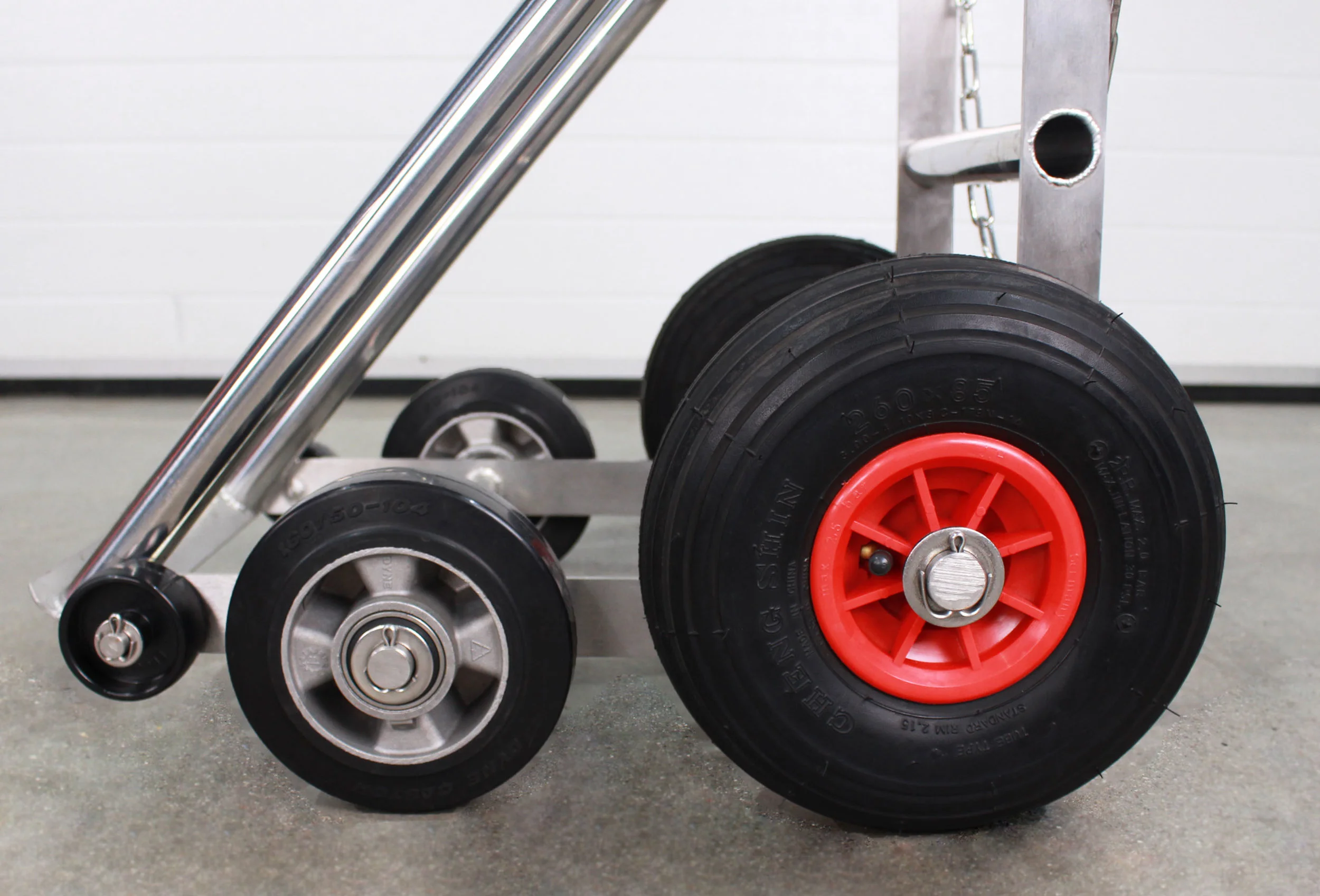 LPG-gas-trolleys-unique-wheels.jpg
