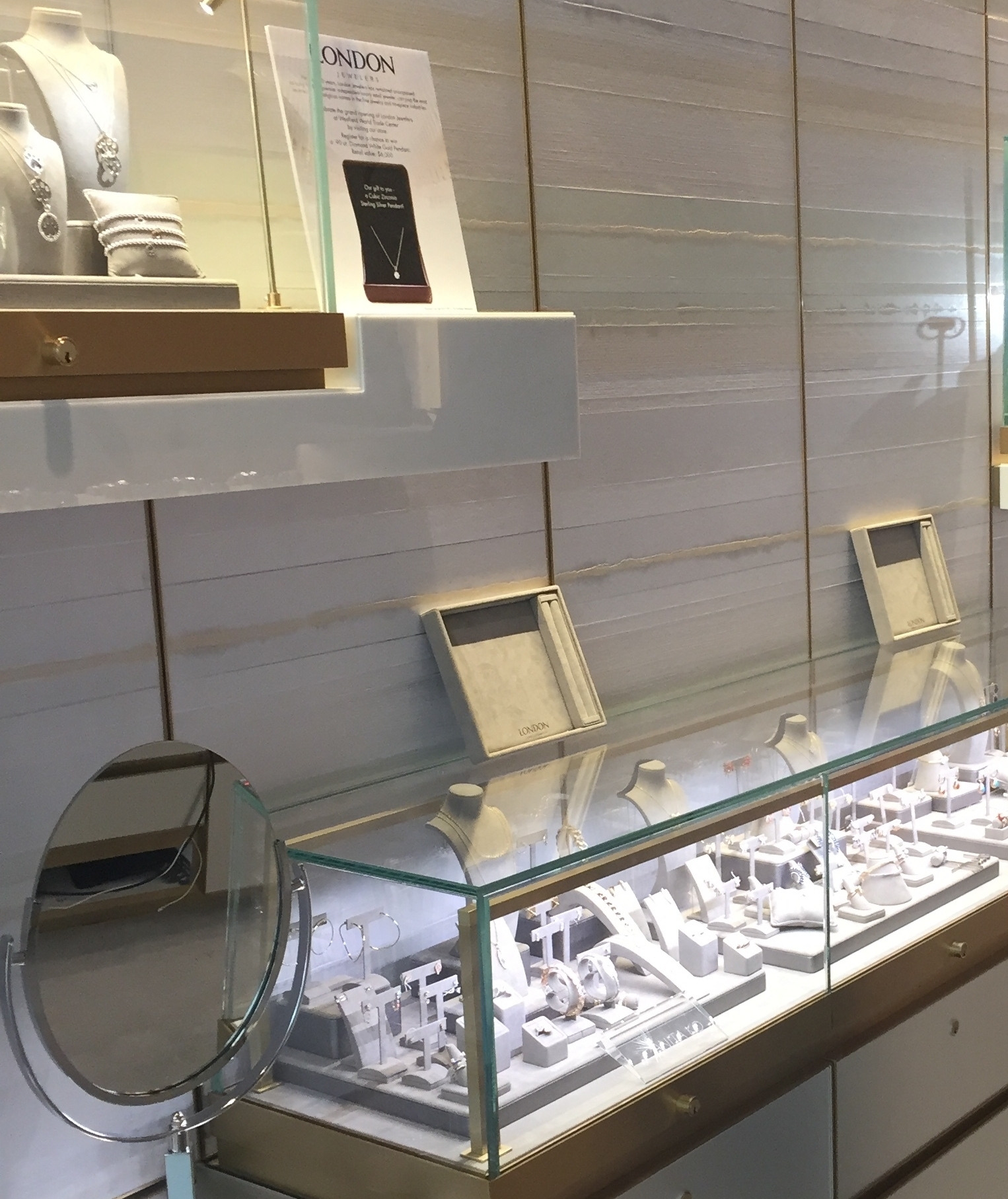 A custom Lamina installed at the London Jewelers' Manhattan location in iconic Oculus of the Westfield World Trade Center. London Jewelers features the most prestigious names in the fine jewelry and timepiece industries. The opening of the new store comes just in time for the company’s 90th anniversary. 