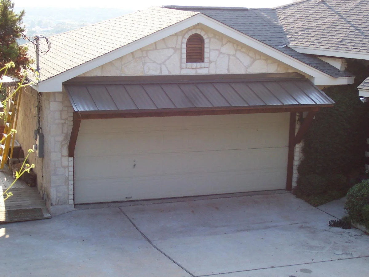 Metal awning.jpg