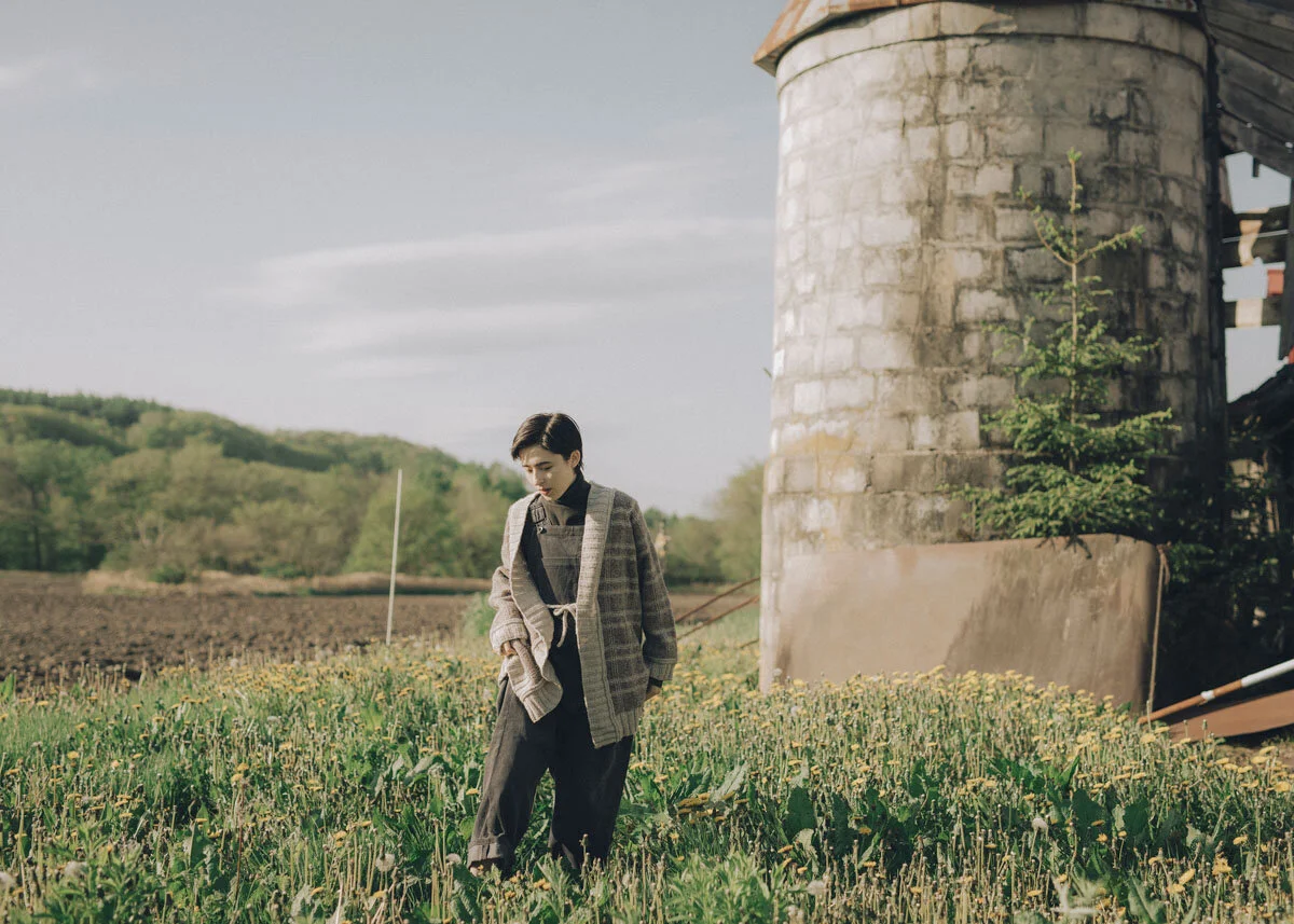 Picture of Synthesis Cardigan. Photography by Masahiro Shimazaki for amirisu.