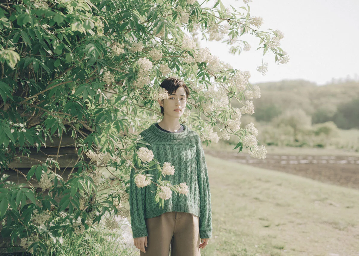 Picture of Spiral Sweater. Photography by Masahiro Shimazaki for amirisu.