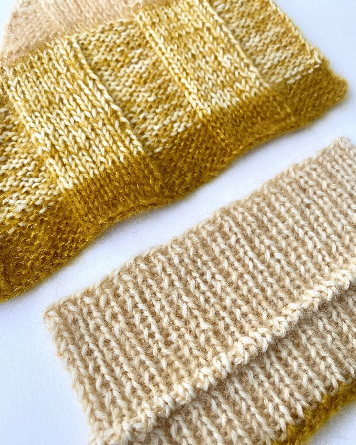 🪻 Flower Moon Sale🪻Last month I republished Calluna as a a part of my full moon sale. 

@pompommag Issue 47 had a monochromatic theme so I went back to my early classes at art school, thinking about colour theory and the colour wheel. Working with 