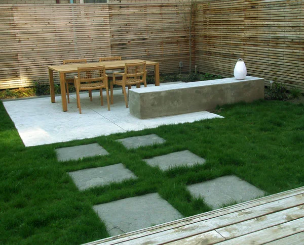 Roncesvalles-Village---Sorauren-Avenue-garden(1).jpg