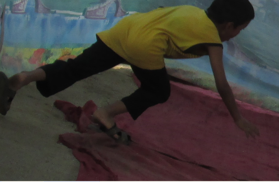 Boy_doing_somersault.png