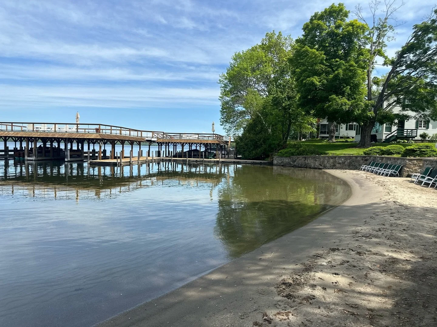 Looking for a cozy lake escape that&rsquo;s just the right size? 🌅💙

This charming 2-bedroom cottage on Lake George is perfect for anyone who wants simple, peaceful lake living&mdash;with all the essentials for an unforgettable summer.

Picture you