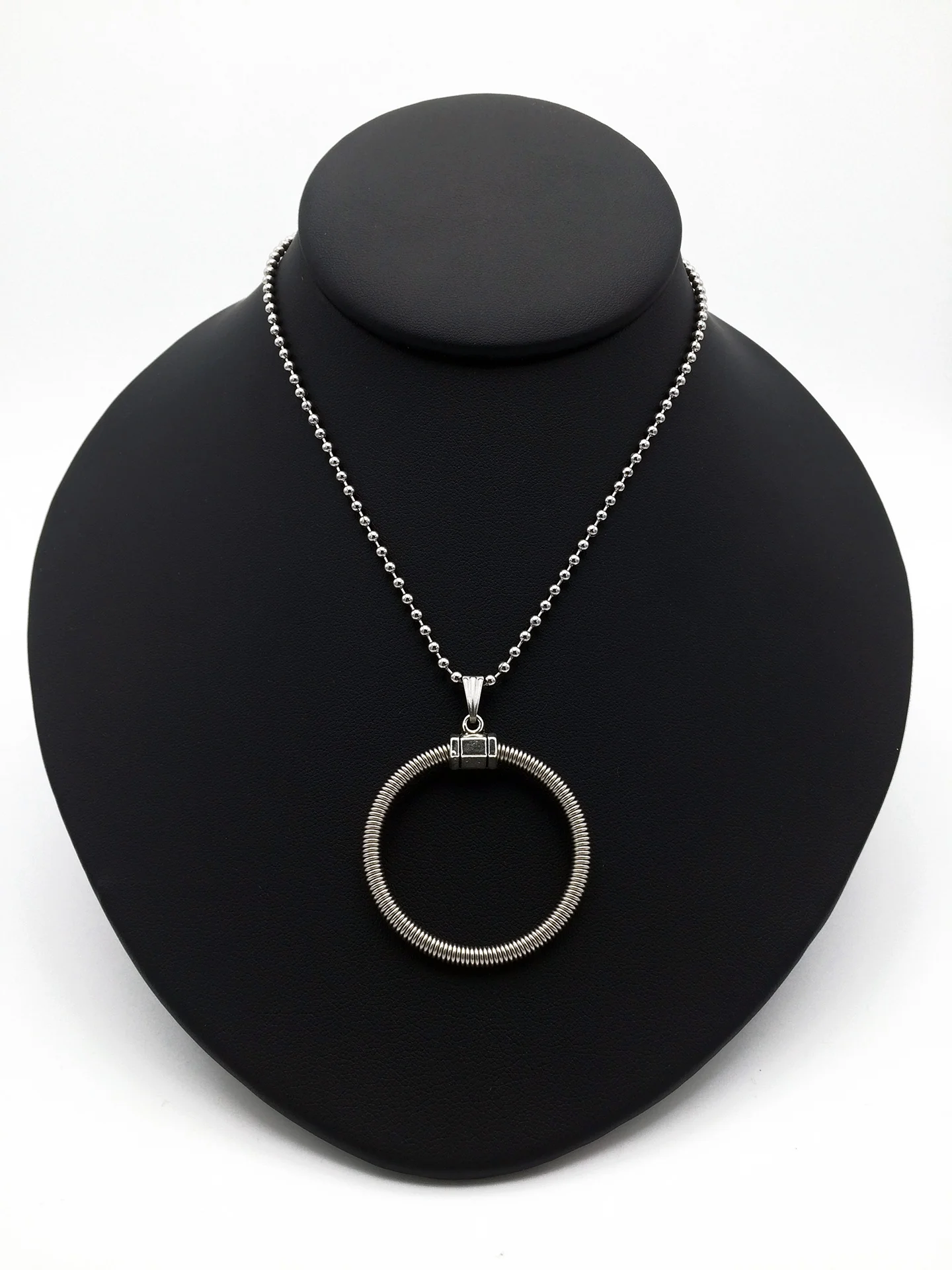 circle-bust-web.jpg