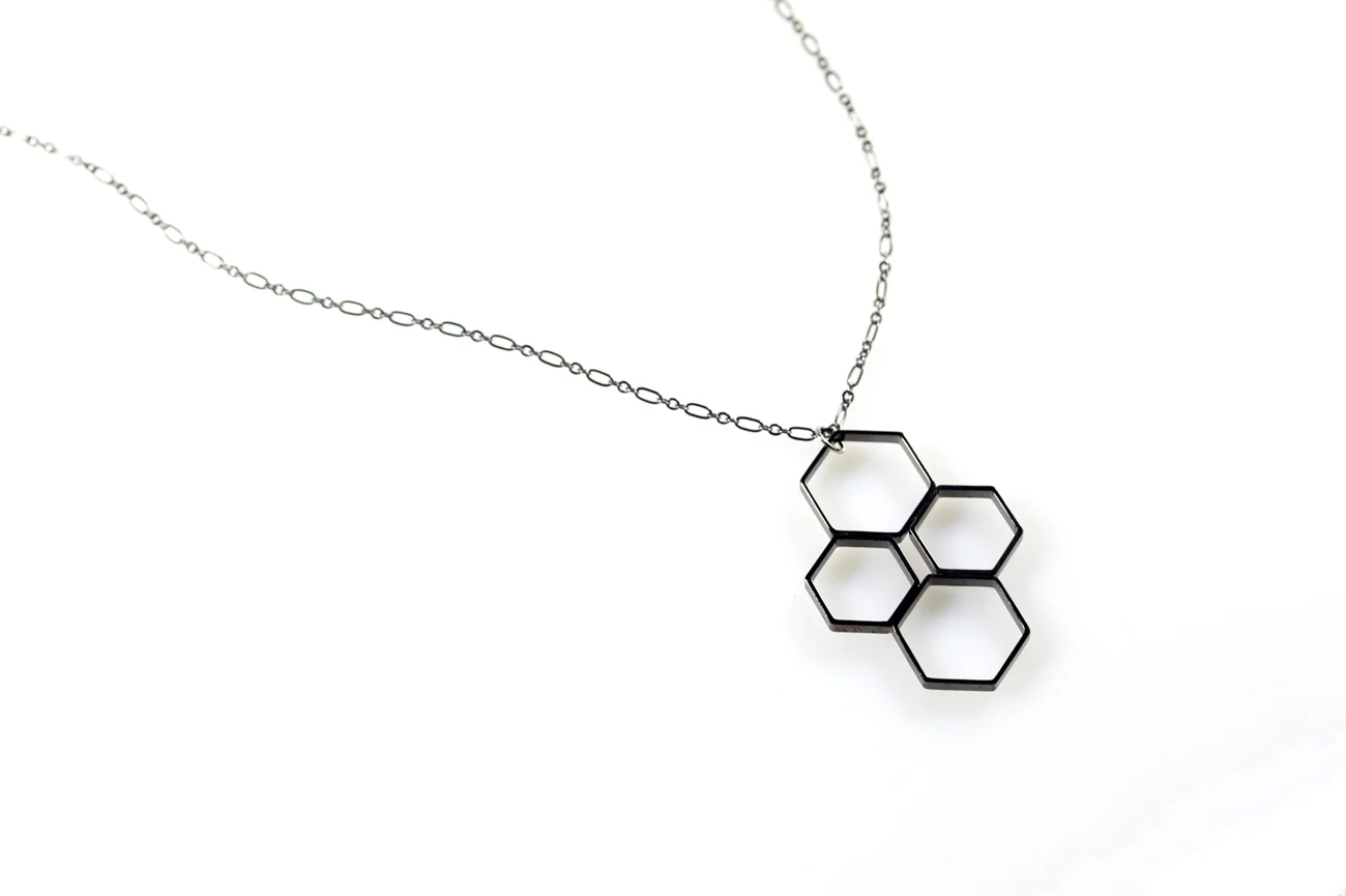 bl.honey.gm.pendant2.jpg