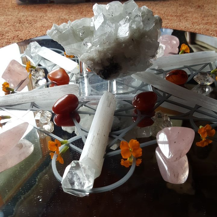  Romantic Relationship Healing grid for clarity, sexual intimacy and emotional intimacy with Apophyllite, Carnelian, Rose Quartz and Selenite. View 1 