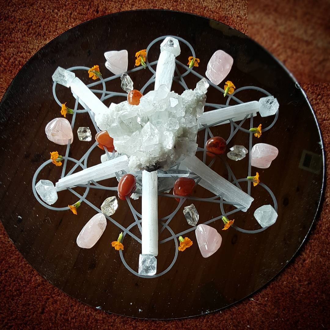  Romantic Relationship Healing grid for clarity, sexual intimacy and emotional intimacy with Apophyllite, Carnelian, Rose Quartz and Selenite. View 2 