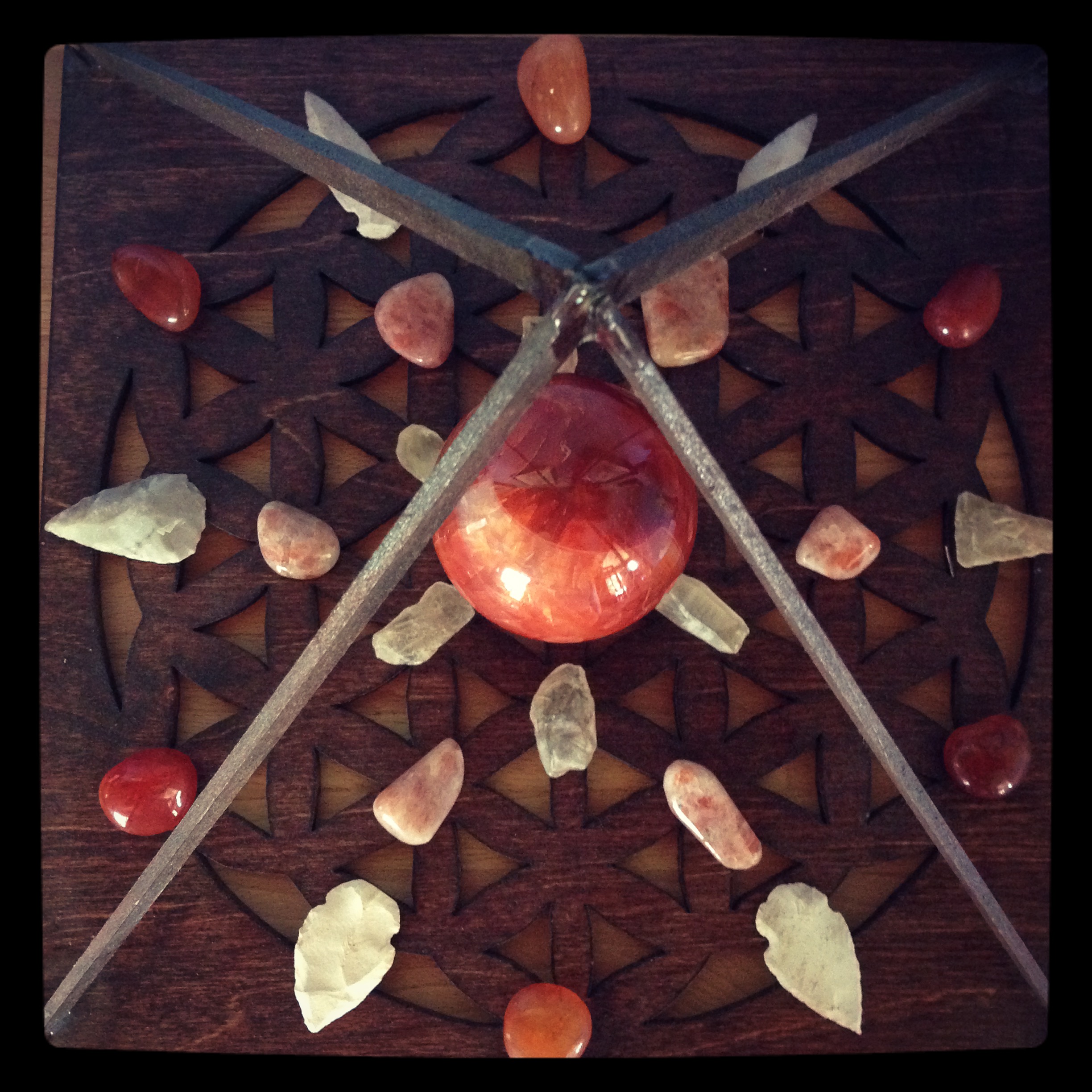  Grid for empowerment and energy—Carnelian, Sunstone, Citrine and Arrowheads. 