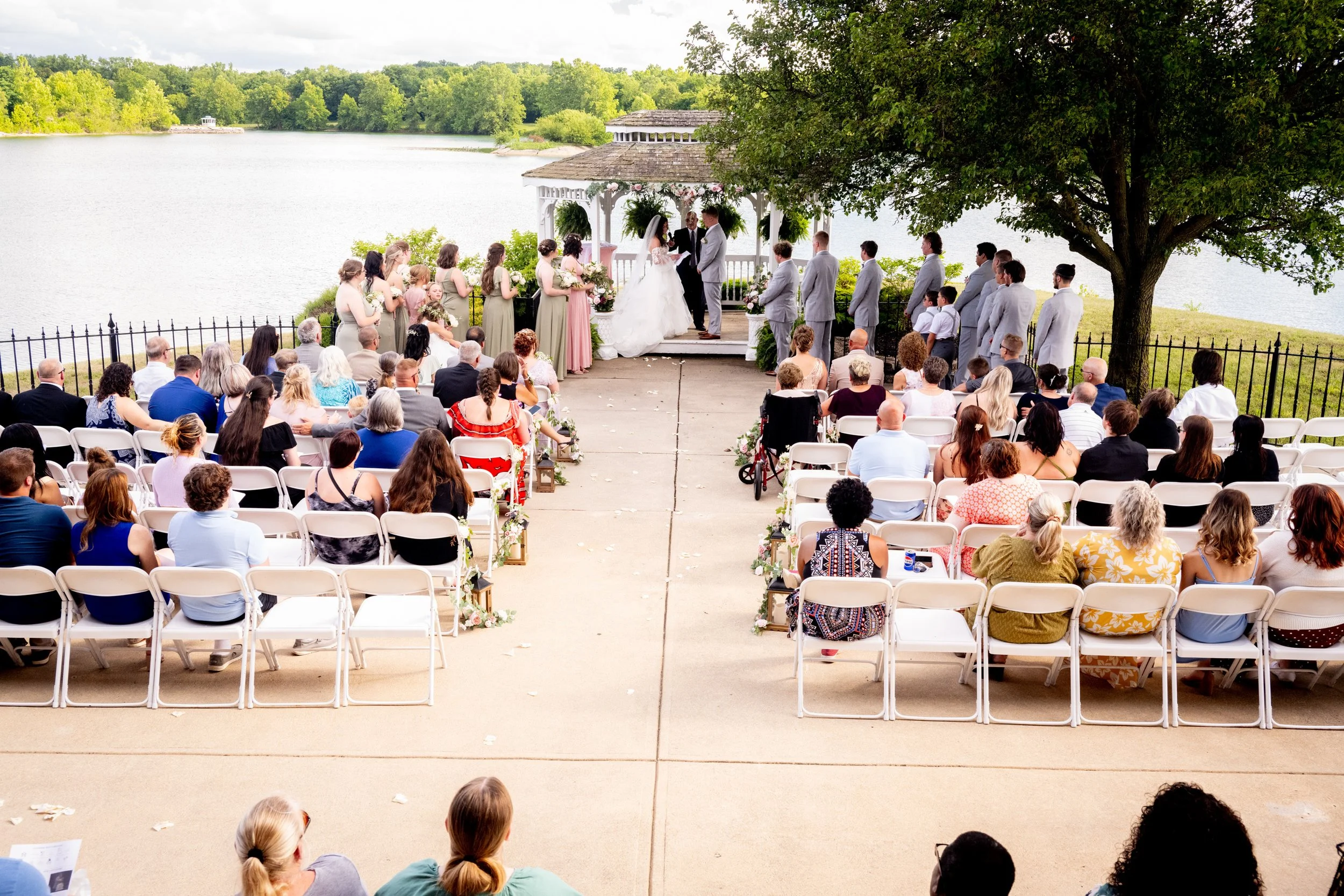 lake lyndsay wedding ceremony