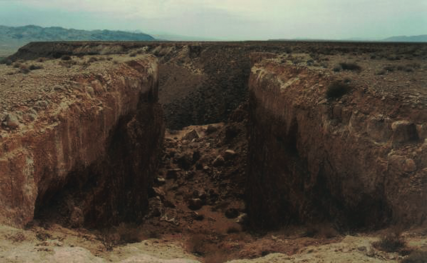 Figura 25. Michael Heizer, Double Negative, 1969. Deserto del Mohave, Nevada. Fonte: The Center for Land Use Interpretation.