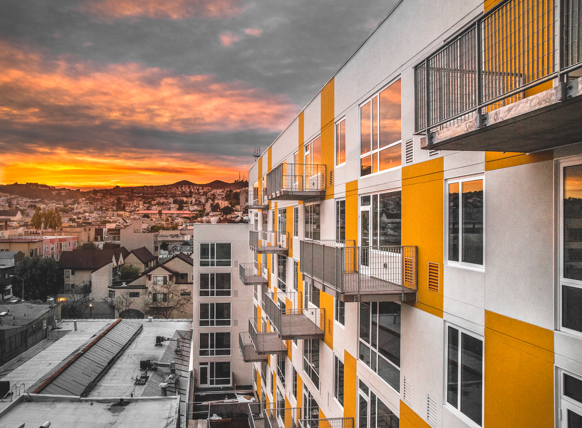 PAHess-Vida-Evening_Balconies(desat).jpg