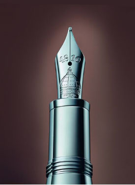 MONTBLANC SEIT ÜBER 90 JAHREN ist das Montblanc-Meisterstück ein Symbol für höchste Handwerkskunst, das durch seine zeitlose Eleganz und innovative Funktio-nen überzeugt. Das neueste Mitglied der »Masters for Meisterstück Collection« würdigt die herausragende Lederhand-werkskunst von Florenz. Erhältlich in der Montblanc Boutique am Graben. THE «Masters for Meisterstück Firenze» unites the expertise of Montblanc — as creator of exquisite writing instruments — with the city of Florence’s rich artistic traditions in leather manufacturing. 1010 Wien, Am Graben 37 www.montblanc.com