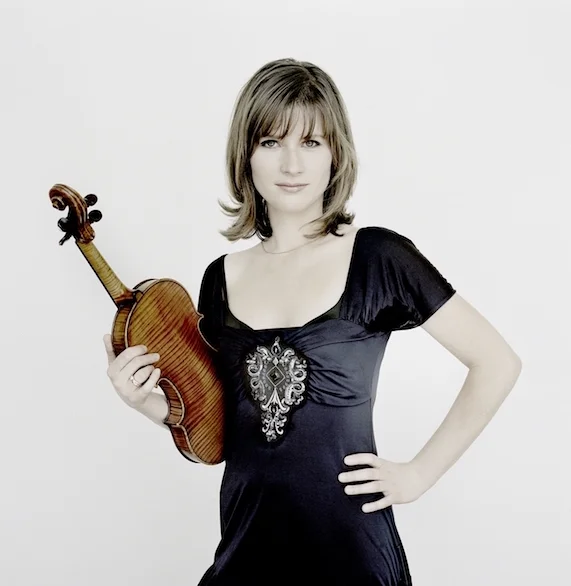 Lisa Batiashvili - © Mat Hennek