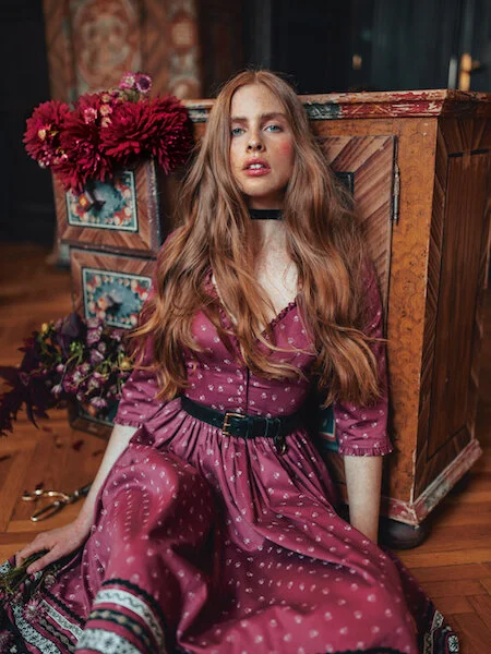 LENA HOSCHEK TRADITION
