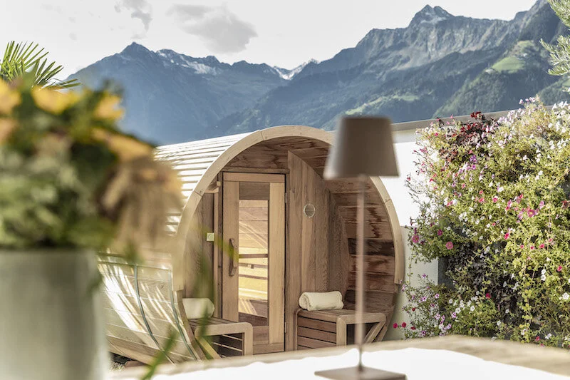 ROMY & JOHANNES GUESTHOUSE