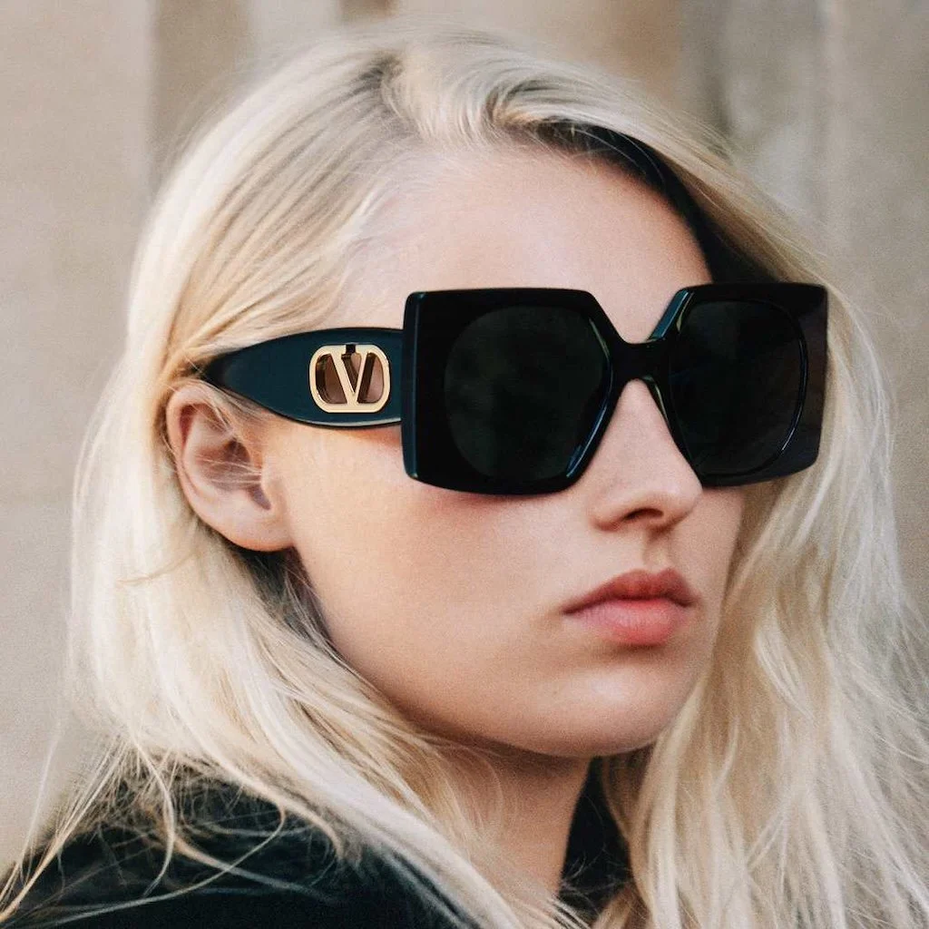 VALENTINO_VGR_SS26_VISUALS - digital_MAIN_SUN_1_1080 x 1080_2.jpg