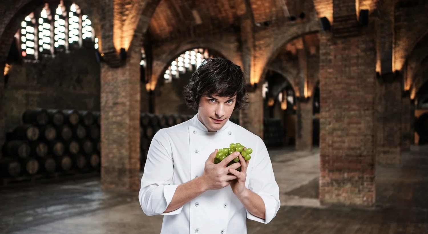  Portrait of Jordi Cruz, one the most famous chefs in Spain. He inspires a new wine by&nbsp;Codorniu.  Agency: Ideasde  Client: Codorniu 