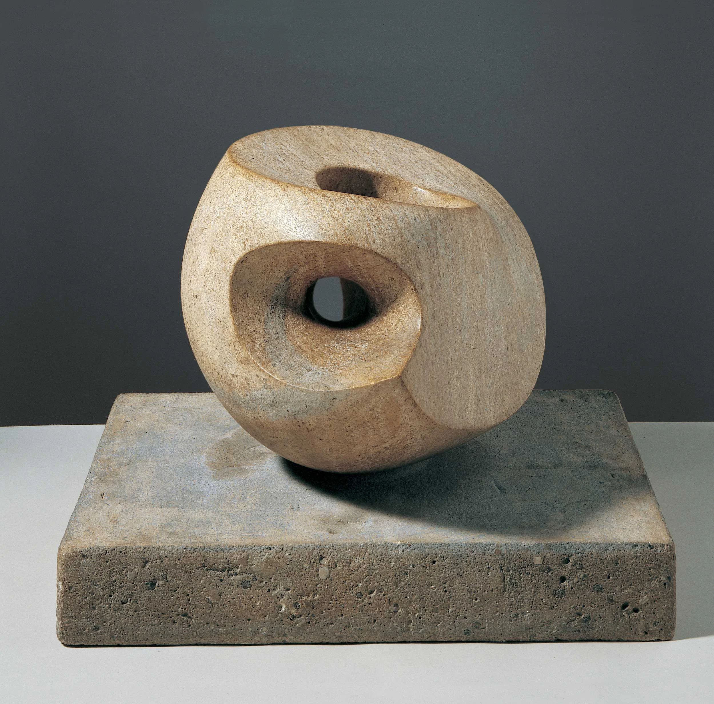 Barbara Hepworth, Involute II, 1946 © Bowness