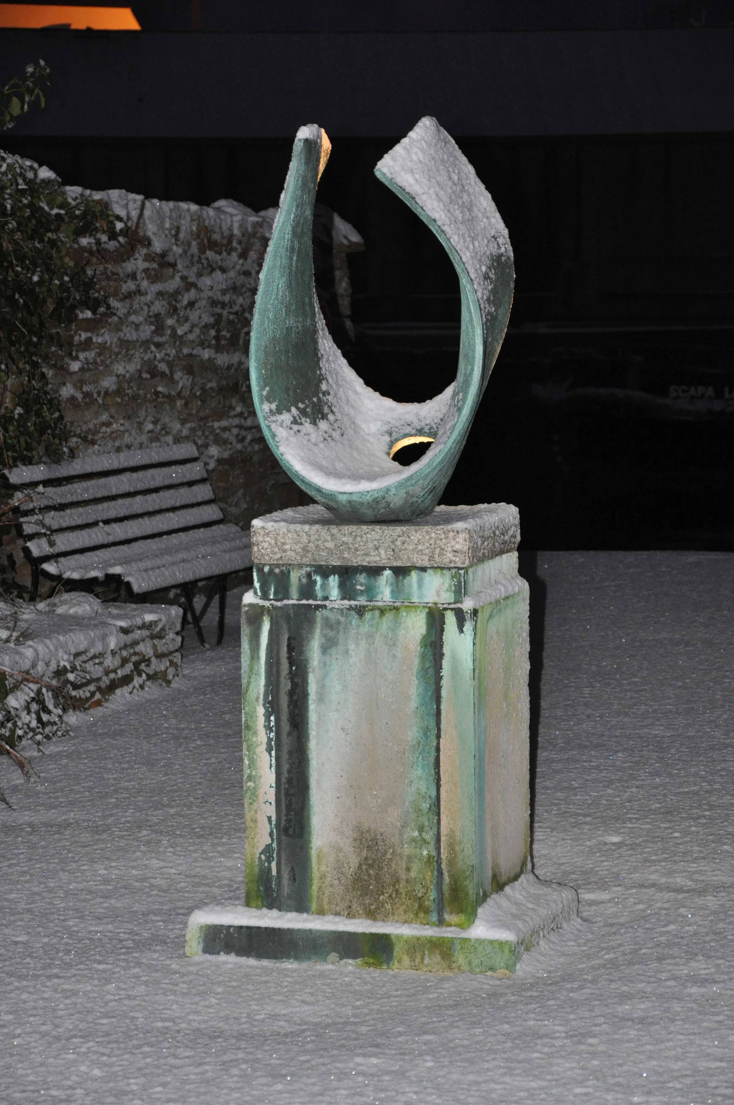 Curved-Form-(Trevalgan)-1956-in-the-snow.jpg