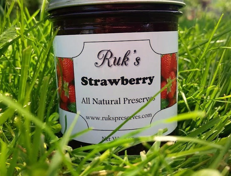 8 oz. Jar (January - December) When you pop this jar open you will enjoy the strong and delicious flavors of the sweet strawberry as if you are eating it right off of the vine! Ingredients: Strawberries, Sugar, Pectin, Organic Lemon Juice