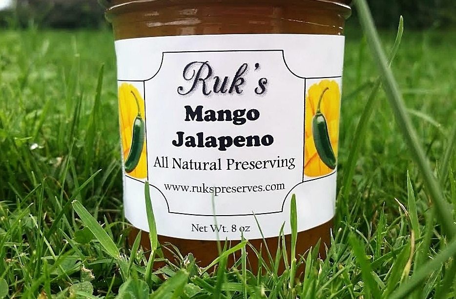 8 oz. Jar (May - September) Mango Jalapeno is a nice mild combination perfect for over a pork loin or piece of salmon on the grill! Ingredients: Mangoes, Sugar, Jalapenos, Pectin, Organic Lemon Juice
