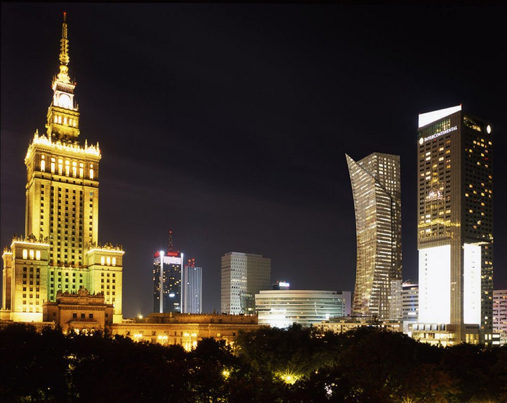 warsaw_skyline night.jpg