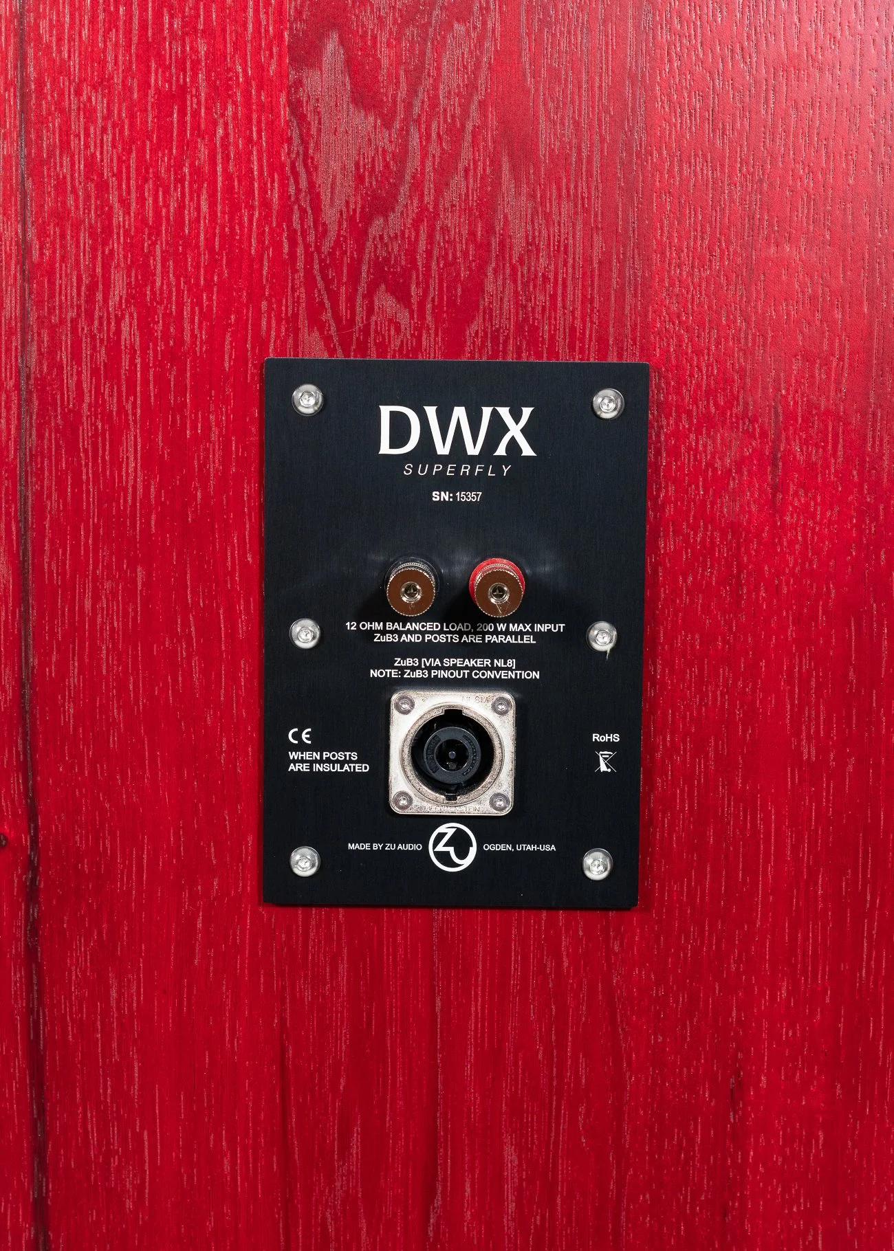 Closeup photo of Zu DWX nameplate and connections.