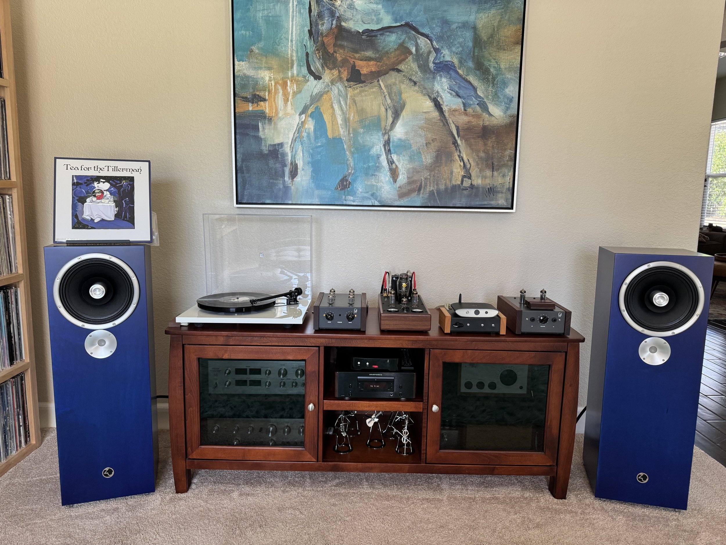 Zu Omen Dirty Weekend MkII in Electric Blue Hickory,
Decware Zen Triode SE84UFO2.1,
Rega P3/Ania/Neo,
Hagerman Trumpet MC phono pre and Tuba
headphone amp.,
Marantz HD-CD1,
iFi Zen Blue Bluetooth receiver,
Pine Tree Audio custom switch box,
