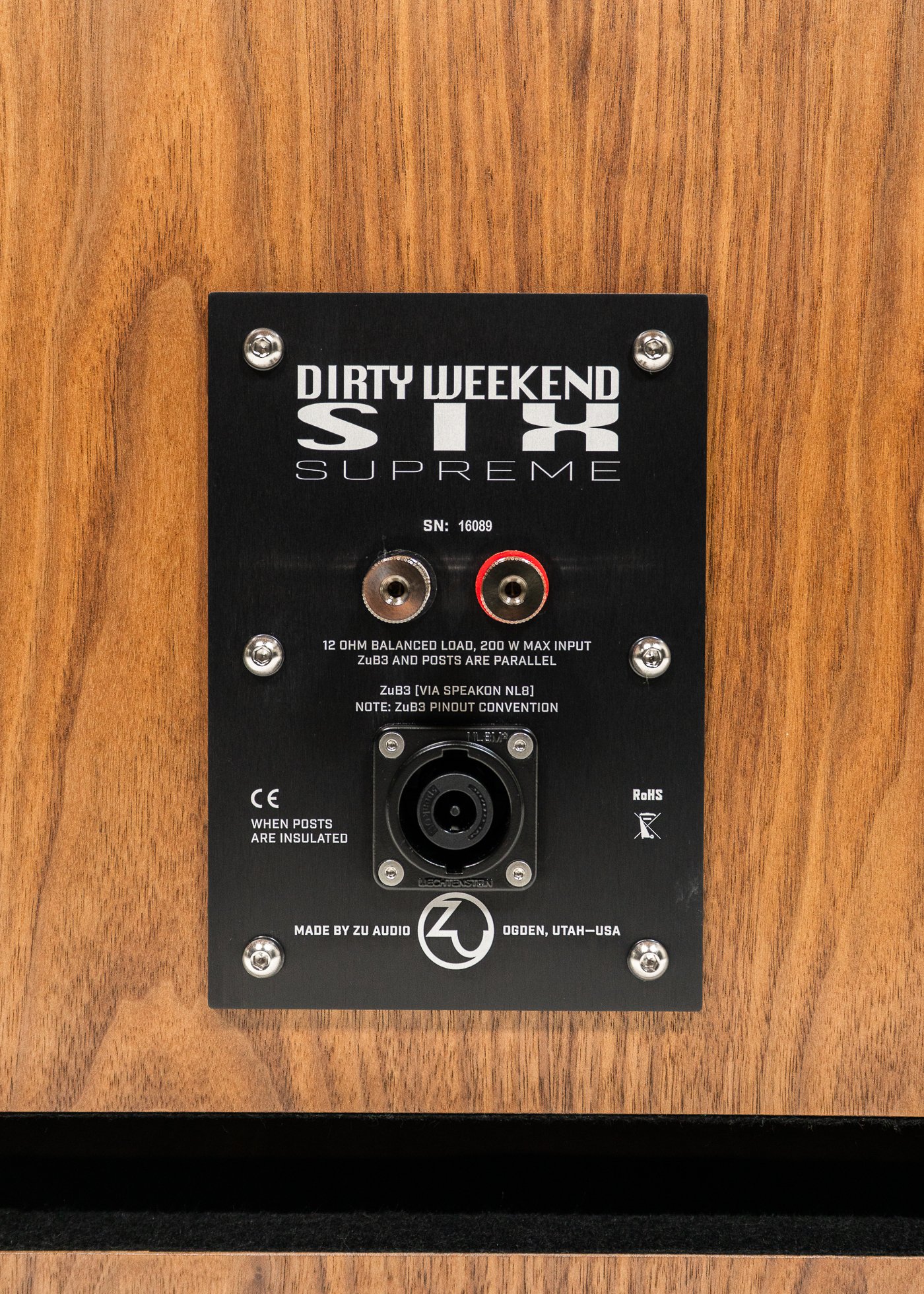 Photo of nameplate and connections of Zu DW-6 Supreme loudspeaker.
