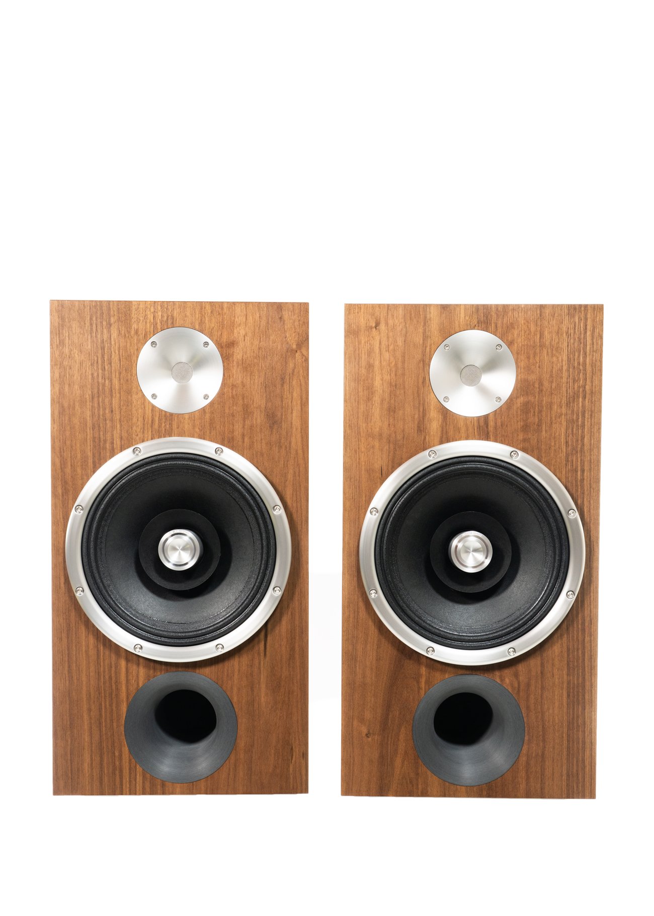 Photo of Zu DWX (standard) finished in American walnut.