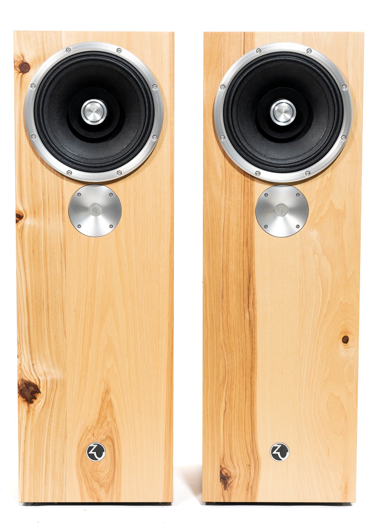 Photo of Zu DW6 finished in rustic hickory.