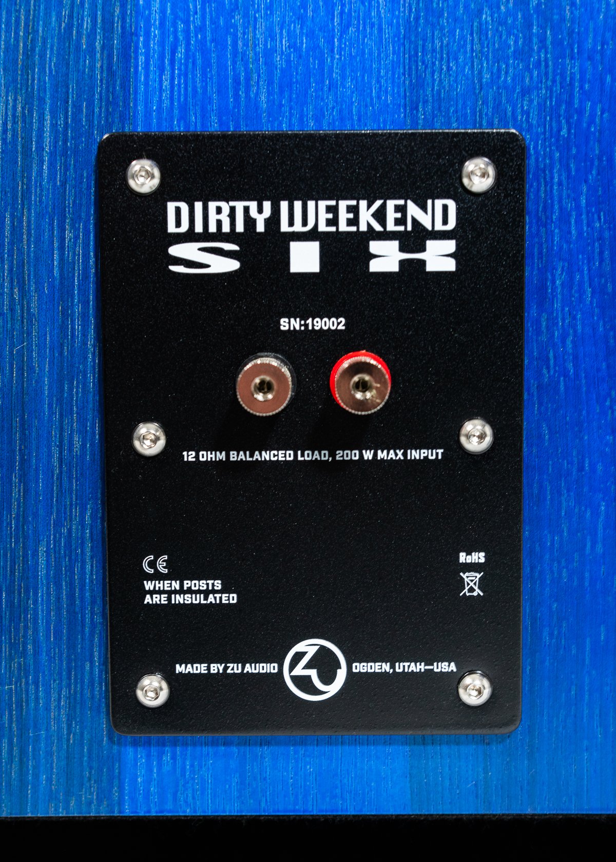 Closeup photo of Zu DW6 nameplate and connections.