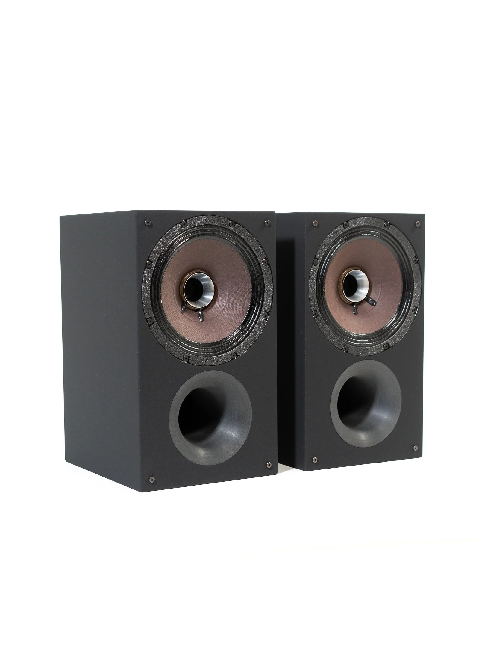 Photo of Zu Audio Method Bookshelf loudspeaker finished in black starlight.