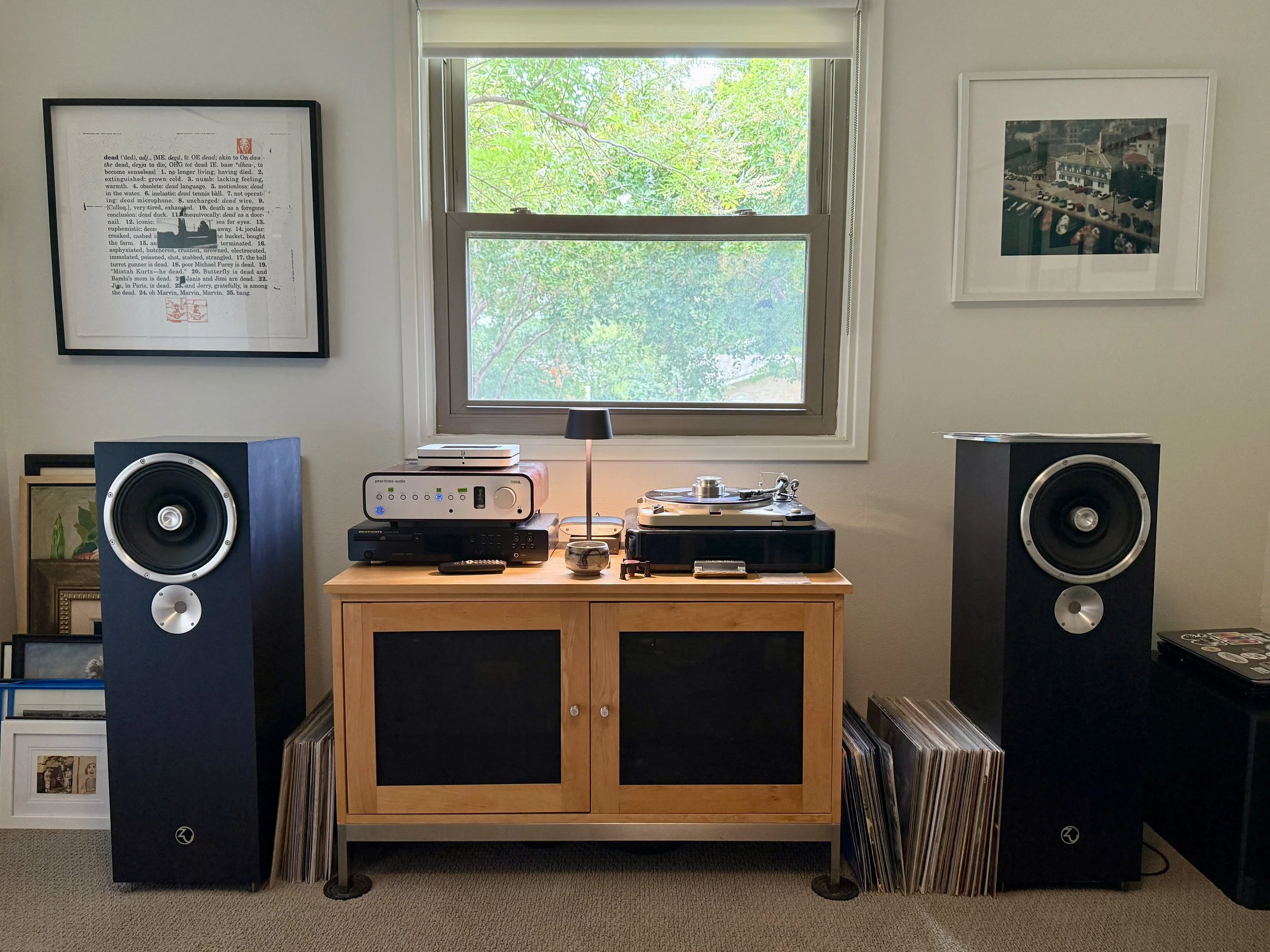 Zu speakers,
Peachtree Audio Carina pre/dac and Carina, power amp,
Thorens TD 124 TT, 
Blue sound node streamer