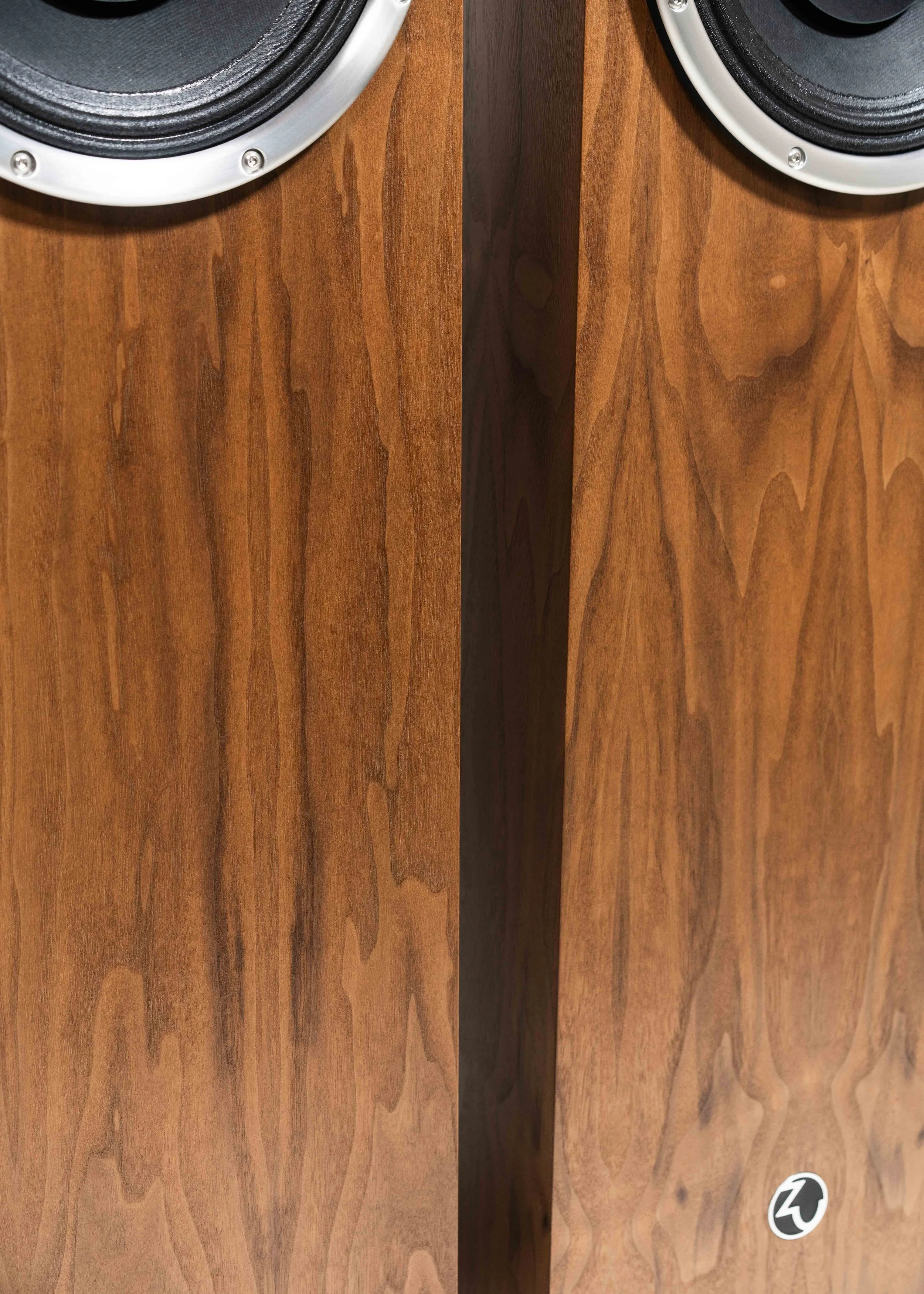 Closeup photo of Zu Union Six finished in American walnut.
