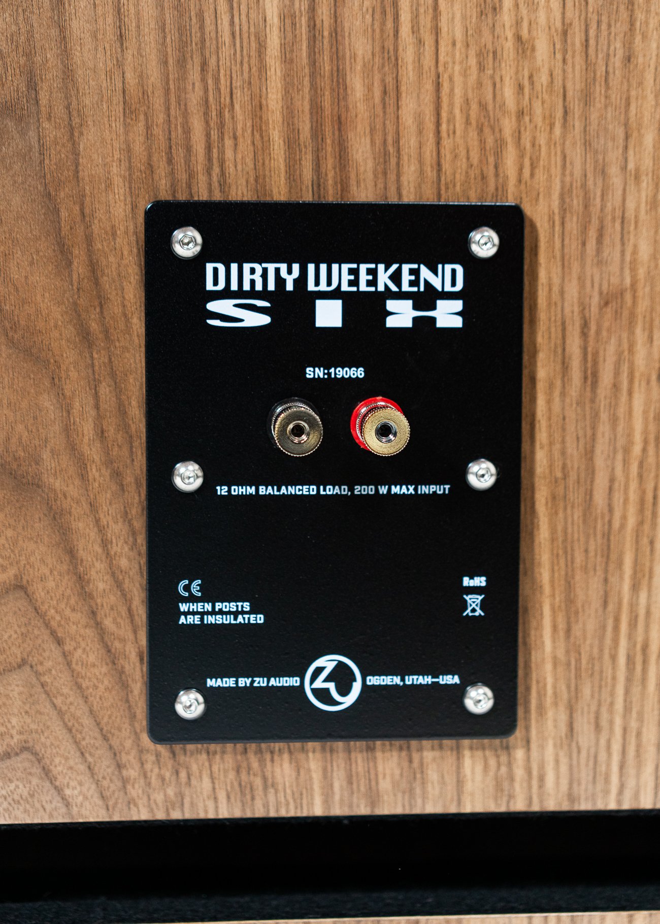 Photo of Zu DW-6 nameplate.