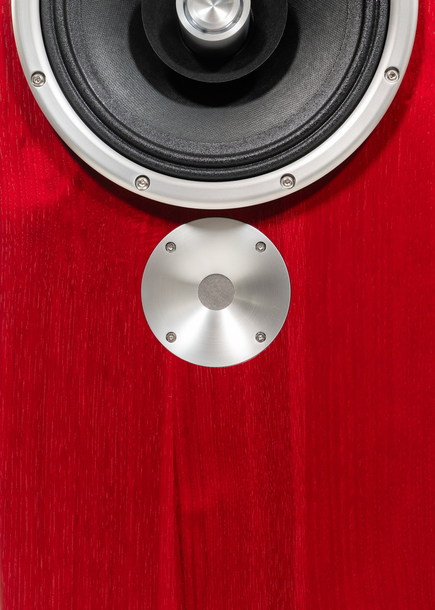 Closeup photo of Zu DW-6 Superfly.