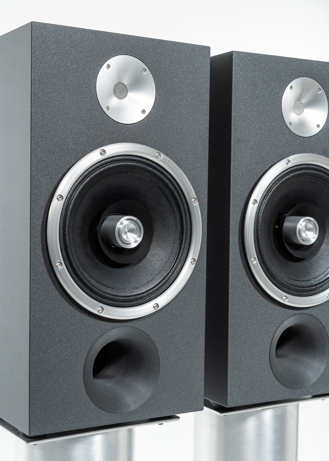 Semi-closeup hoto of Zu DWX Supreme finished in cosmic carbon.