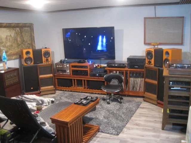 The Zu speakers are paired with my 1959 Fisher 100 tube amp. I use my Marantz CD50n for the source.