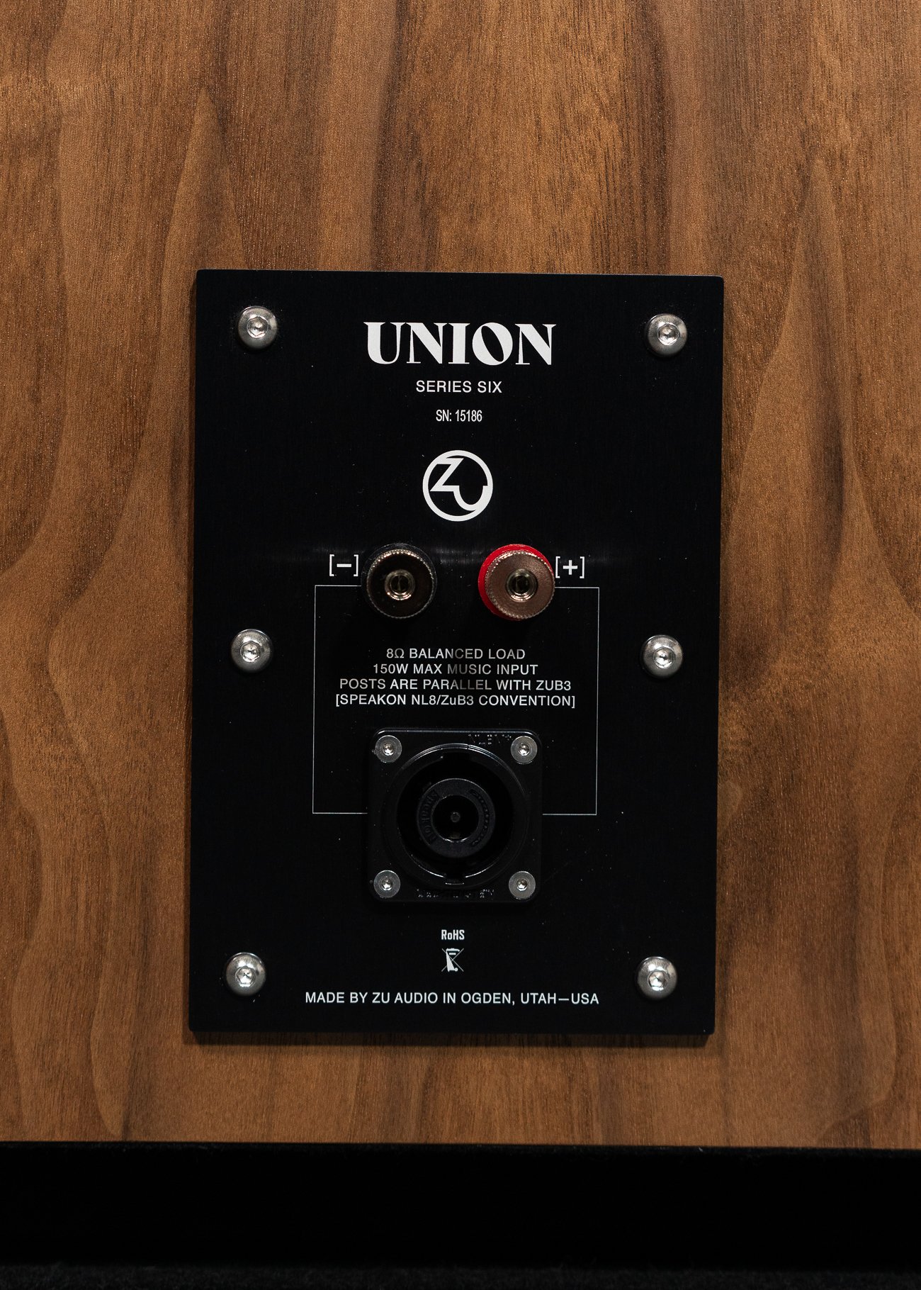 Nameplate photo of Zu Union Six speakers.