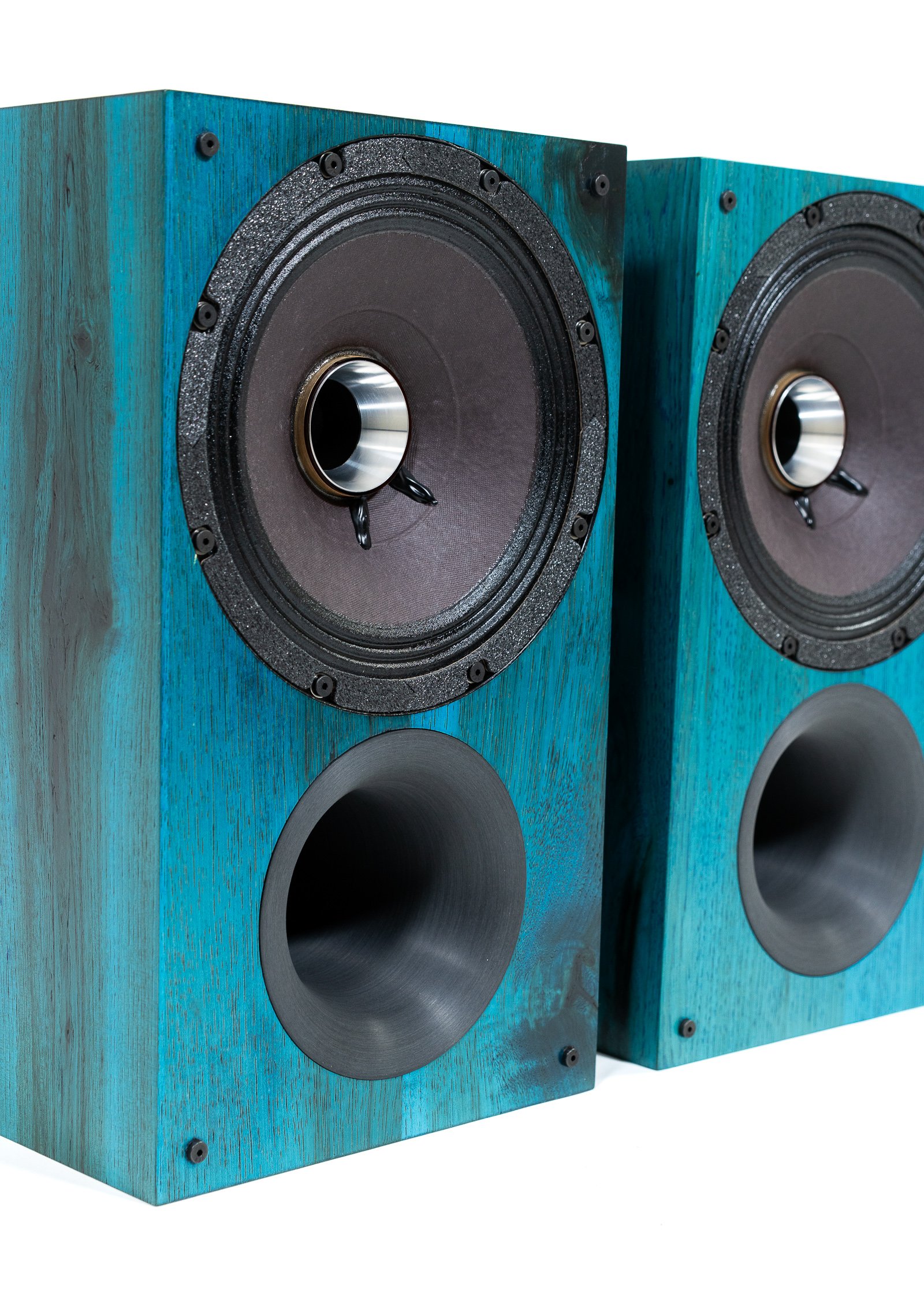 Closeup photo of Zu Method Bookshelf.