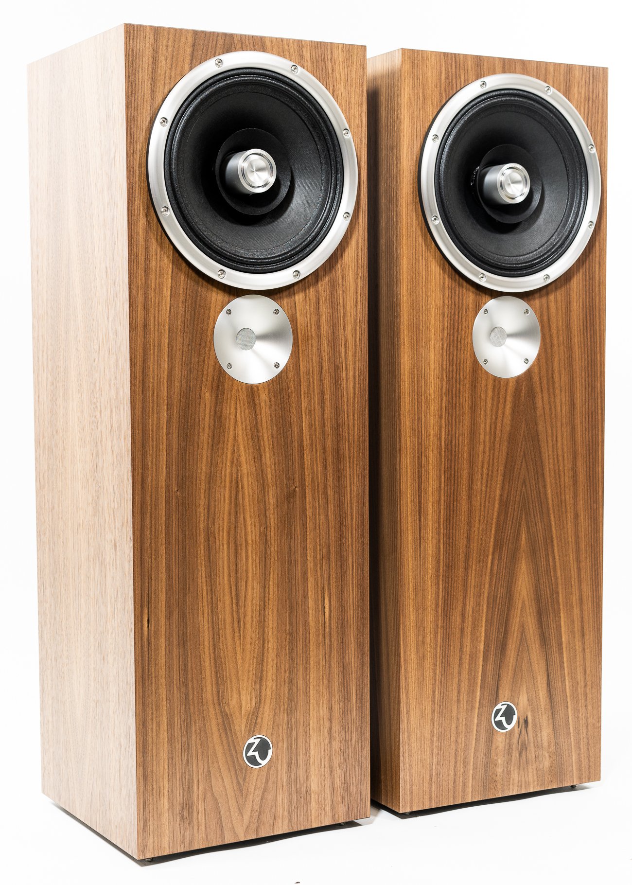 Isometric view photo of Zu DW-6 finished in walnut.