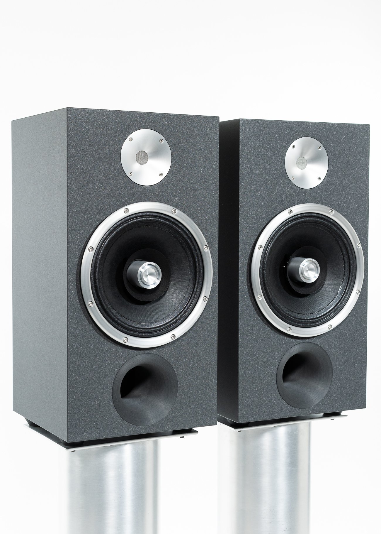 Photo of Zu DWX Supreme finished in cosmic carbon.