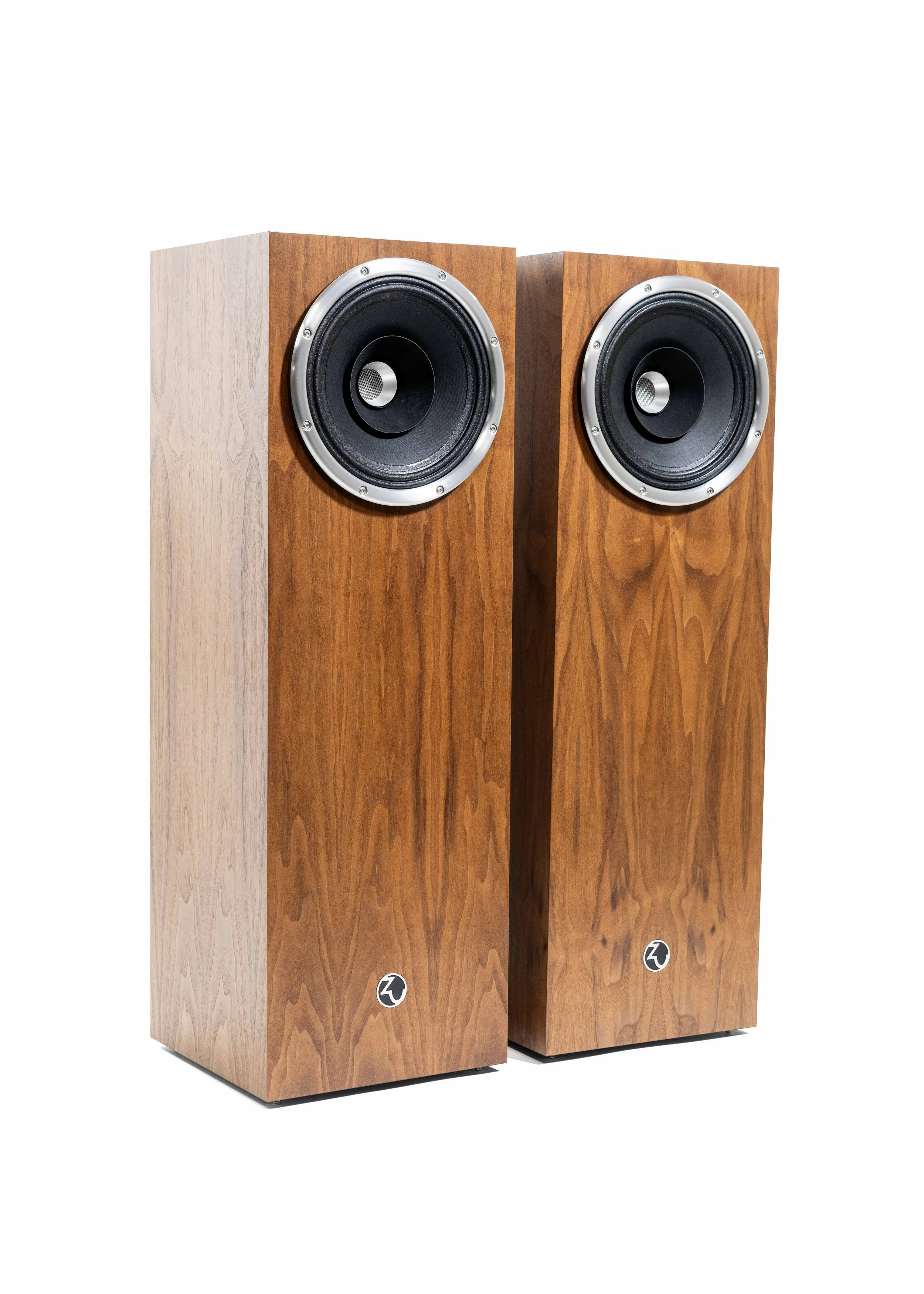 Photo of Zu Union Six loudspeaker in isometric view.