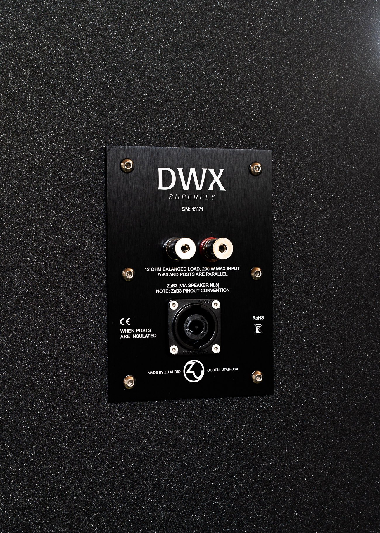Photo of Zu DWX finished in cosmic carbon.